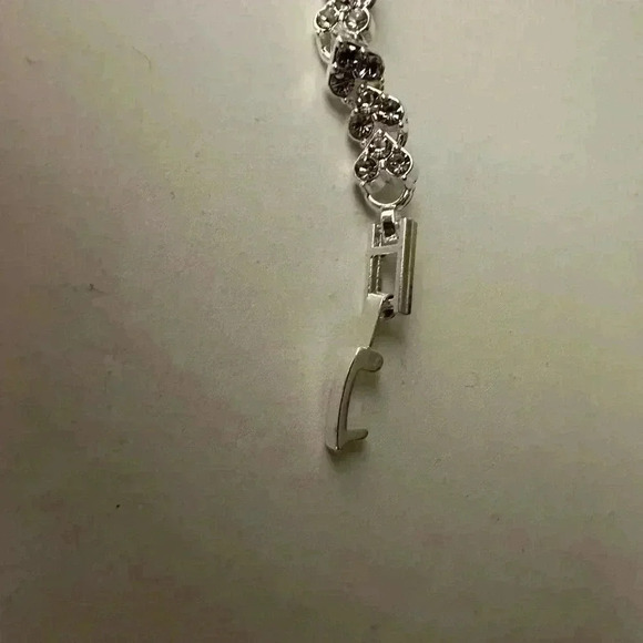 Gorgeous heart rhinestone bracelet with clasp - Picture 9 of 9
